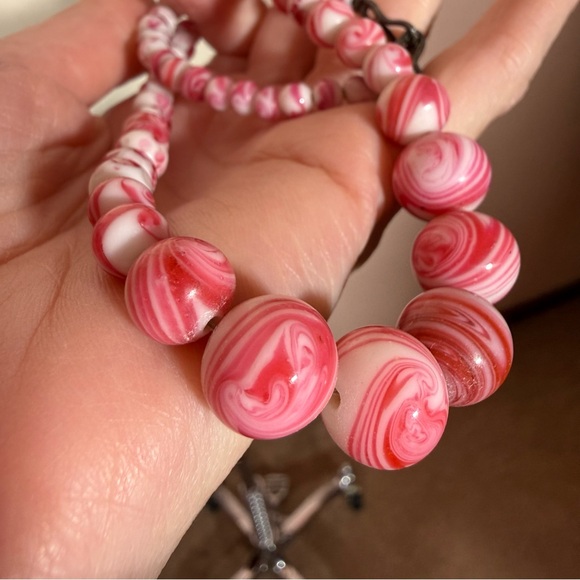 Art deco 1920’ 1940’s Pink White Swirl Polka dot Italian Glass Necklace - Picture 16 of 17